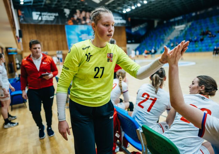 Mladá brankářka se před reprezentačním debutem těší na setkání s legendami