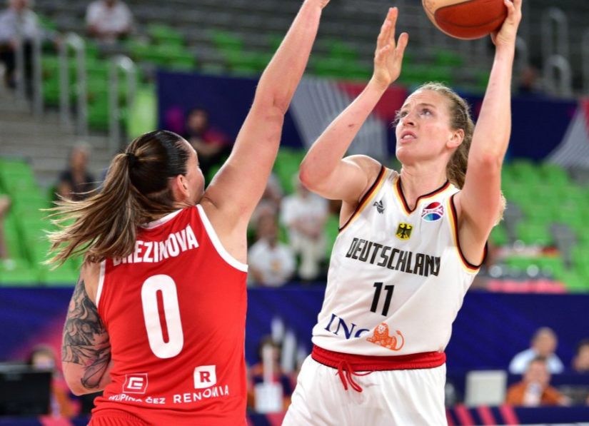 Byl to poslední zápas v reprezentaci, potvrdila svůj odchod kapitánka basketbalistek Březinová