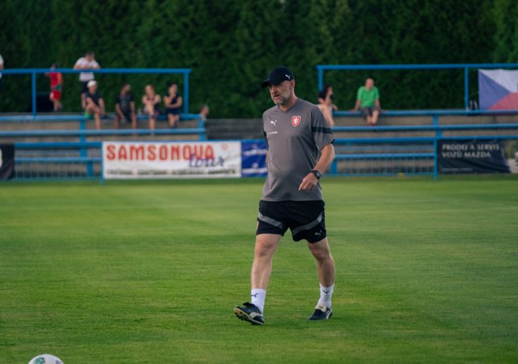 Zase ne. Fotbalistky podlehly Portugalsku a Euro si nezahrají. Kouč Rada končí